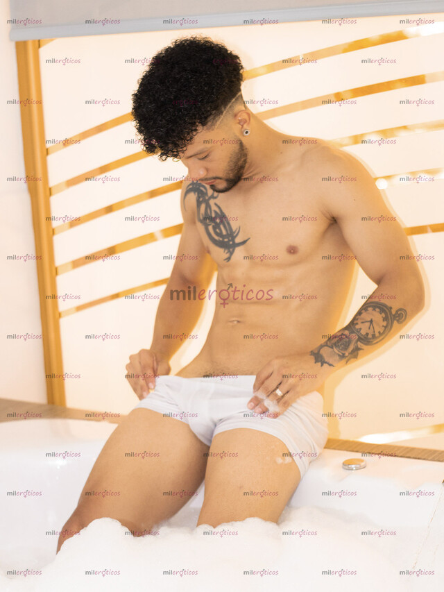 FOTOS DE HOMBRE BISEXUAL CON 22 CM LISTO PARA COMPLACERTE