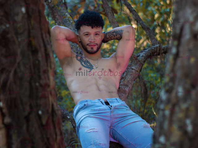 FOTOS DE HOMBRE BISEXUAL CON 22 CM LISTO PARA COMPLACERTE