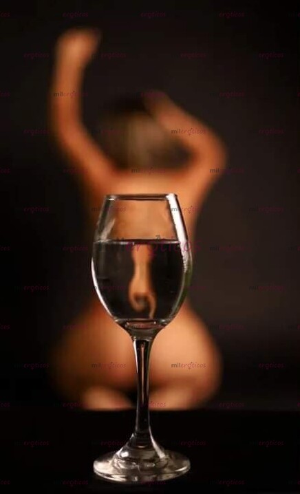 FOTOS DE HERMOSA RUBIA VIP CON CURVAS ESPECTACULARES