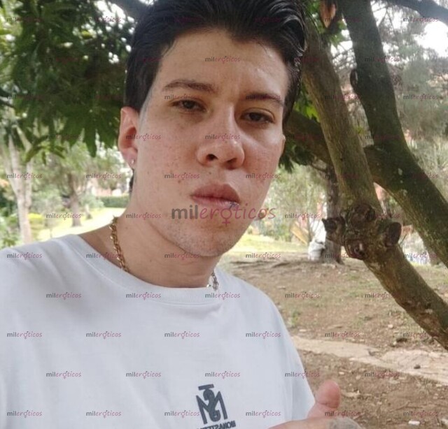 FOTOS DE CHICO JOVEN ALTO DELGADO VERGÓN MACHO SERIO