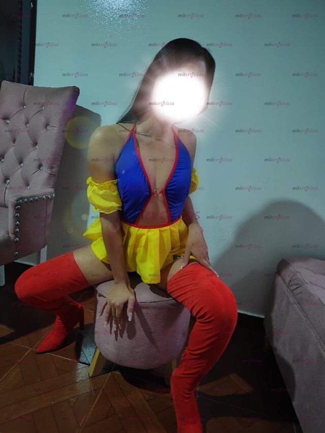 FOTOS DE LAURA HERMOSA MODELO DE INFERNO CLUB MUY TIERNA Y DESCOMPLICADA...