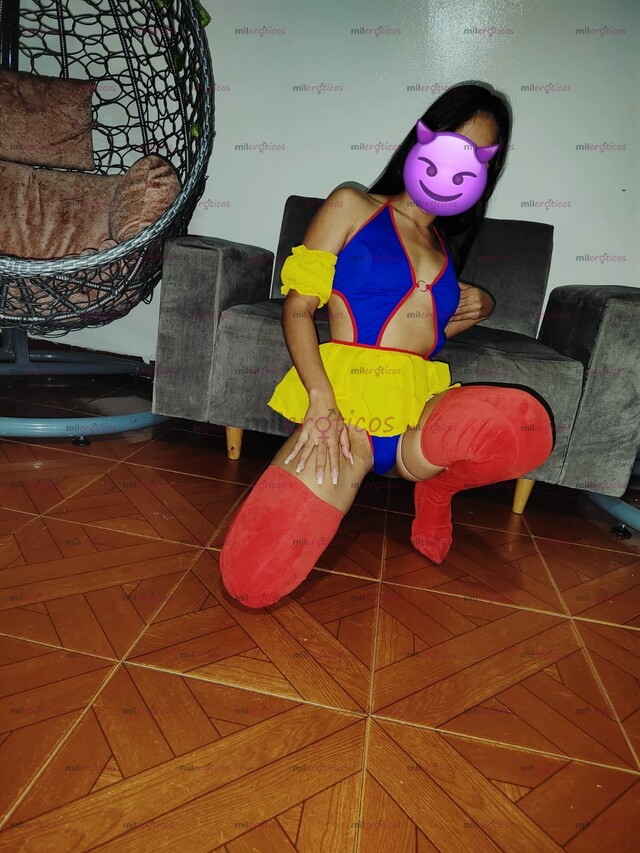 FOTOS DE LAURA HERMOSA MODELO DE INFERNO CLUB MUY TIERNA Y DESCOMPLICADA...