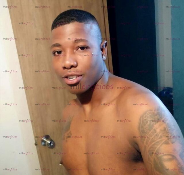 FOTOS DE NEGRO MACHO VERGON 22CM DE PLACER, SI TE GUSTA SER SUMISO ACA ESTA TU MACHO.