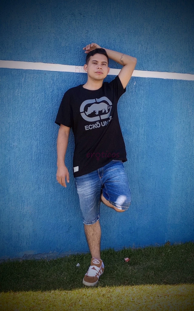 Posso te da muito prazer fazendo que voce nao se arrependa da oportunidade gosto de ser carinhoso gentil e atencioso nao faco nada com pressa faco o p...