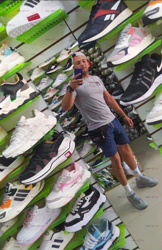 FOTOS DE CHICO VENEZOLANO EXCLUSIVO A CUMPLIR TUS FANTASÍAS OJOS CLARO BUEN CUERPO .