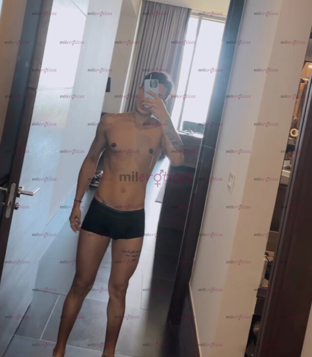 FOTOS DE JOVEN AGRADABLE SERIO Y MADURO VENTA DE CONTENIDO