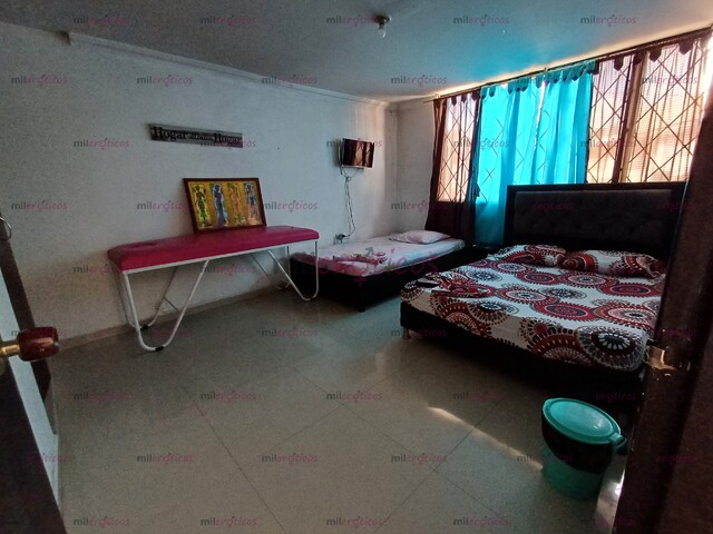 FOTOS DE LUGAR CENTRAL Y COMODO CON PARQUEADERO INTERNO BIEN UBICADO