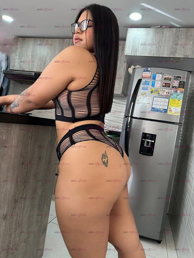 FOTOS DE HERMOSA TETONA , JUGUETONA Y AMABLE VEN PARA DARTE UN BUEN PLACER AL SUR