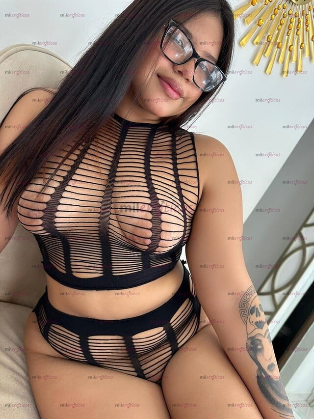FOTOS DE HERMOSA TETONA , JUGUETONA Y AMABLE VEN PARA DARTE UN BUEN PLACER AL SUR