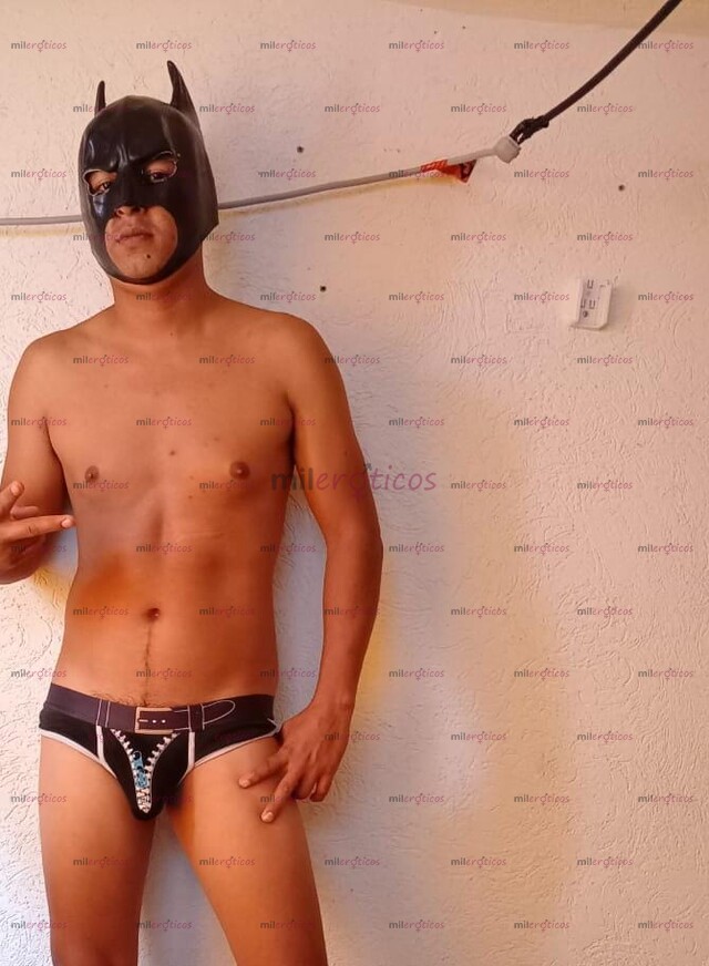 FOTOS DE JOVEN ESBELTO CON PENE HERMOSO QUE TE LLEVARÁ AL EXTASIS TOTAL100 % CONFIABLE