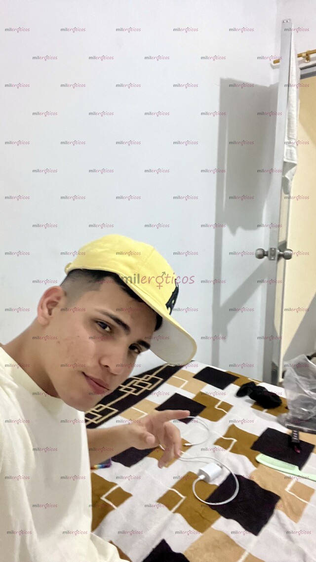FOTOS DE DOMINANTE VERGON DESTROZA CULO CHICO SEXY CON SITIO