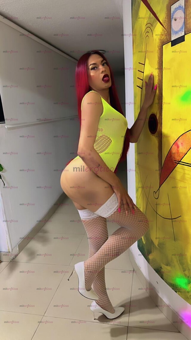 FOTOS DE ESPERTA EN PRINCIPIANTE REINA DE LA LLUVIA BLANCA , DOMADORA DE PERRAS SUMISAS