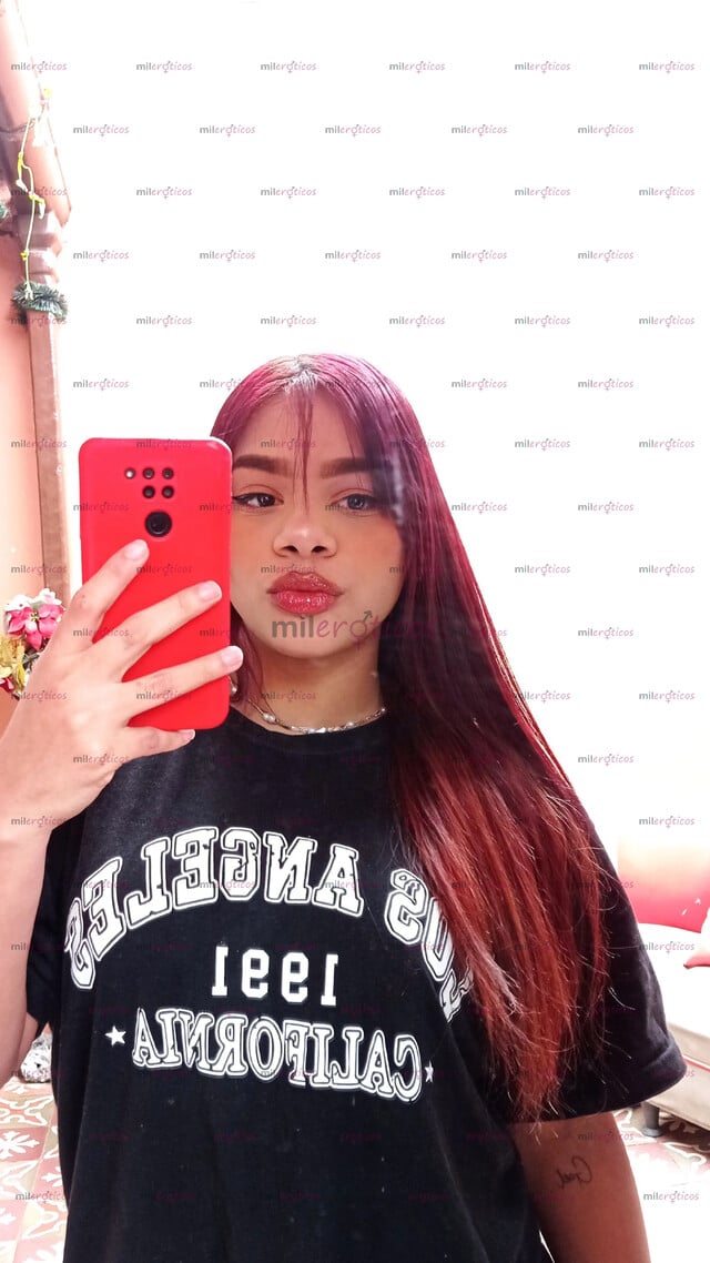 FOTOS DE UNA NIÑA LINDA Y TIERNA TE OFRECE TRIPLATO ESTRECHA CON VAGINA HÚMEDA