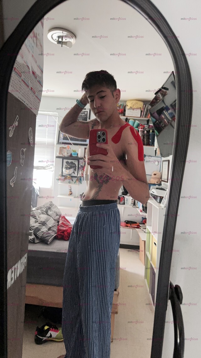 FOTOS DE MASAJE EROTICO CON TWINK DELGADO Y MUY COMPLACIENTE