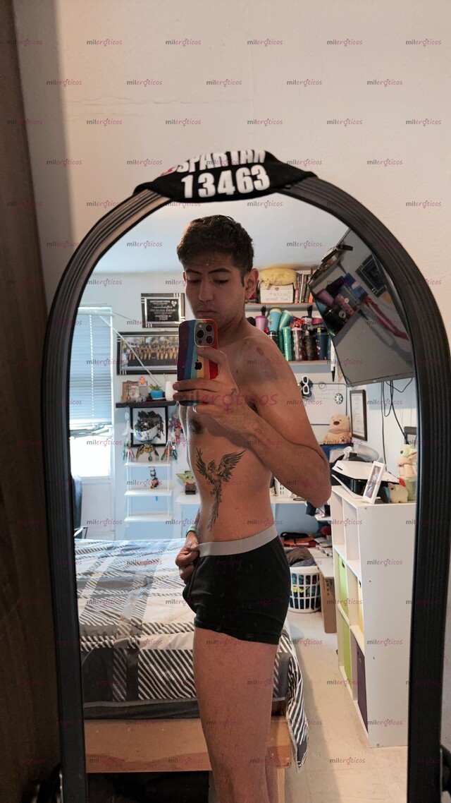 FOTOS DE MASAJE EROTICO CON TWINK DELGADO Y MUY COMPLACIENTE