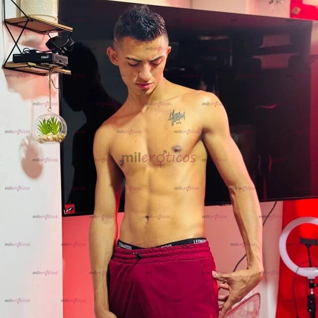 FOTOS DE FLACO CARIÑOSO COMPLACIENTE CON LUGAR DISCRETO