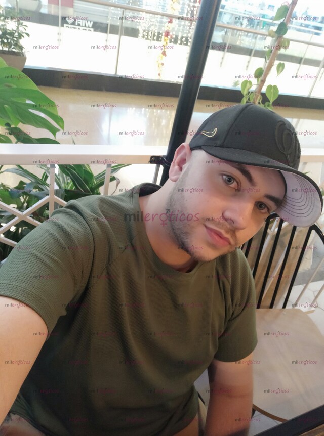 FOTOS DE CHICO OSO BLANCO VELLUDO DE OJOS CLAROS COMPLACIENTE