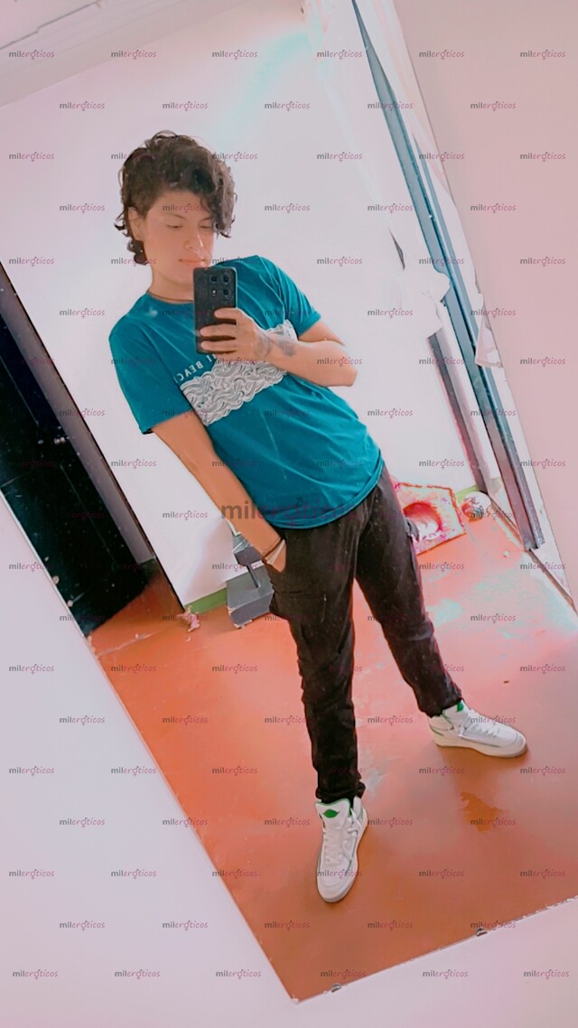 FOTOS DE CHICO GAY SIPUESTO A COMPLACER TUS CAPRICHOS