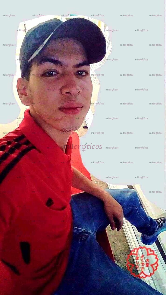 FOTOS DE ANDRES, JOVEN COLOMBIANO FLACO VERGON ARRECHO