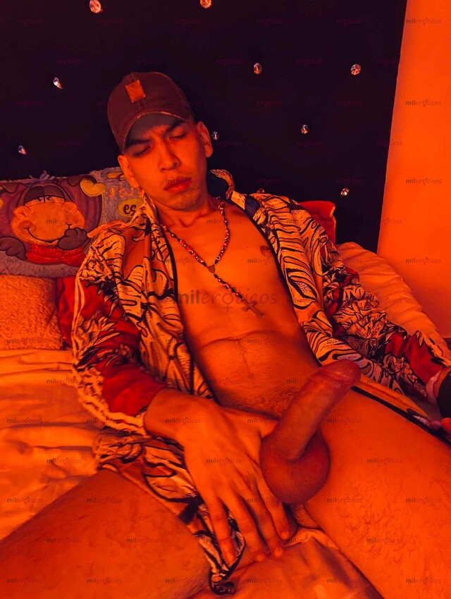 FOTOS DE ANDRES, JOVEN COLOMBIANO FLACO VERGON ARRECHO