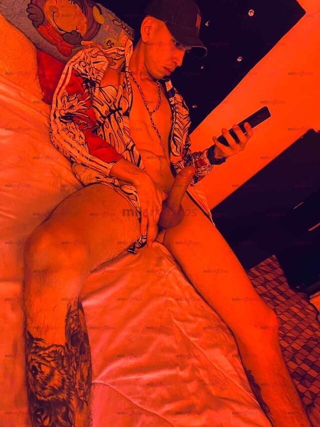 FOTOS DE ANDRES, JOVEN COLOMBIANO FLACO VERGON ARRECHO