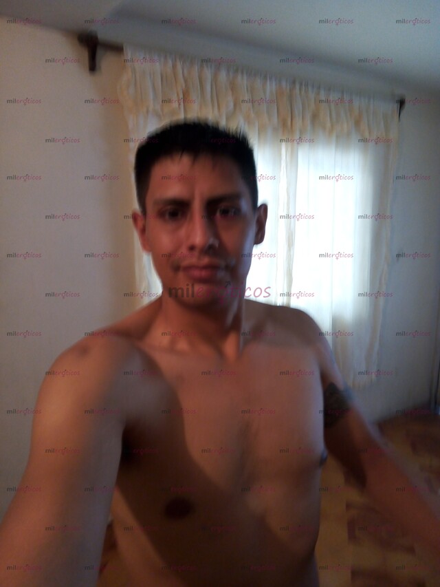 FOTOS DE JOVEN CHAKAL Y TIERNO A LA VEZ 100% ACTIVO