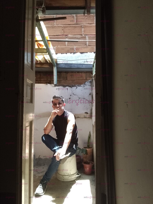 FOTOS DE MASAJISTA PROFESIONAL VETERANO EN MASAJES OFREZCO SERVICIO EN MEDELLIN