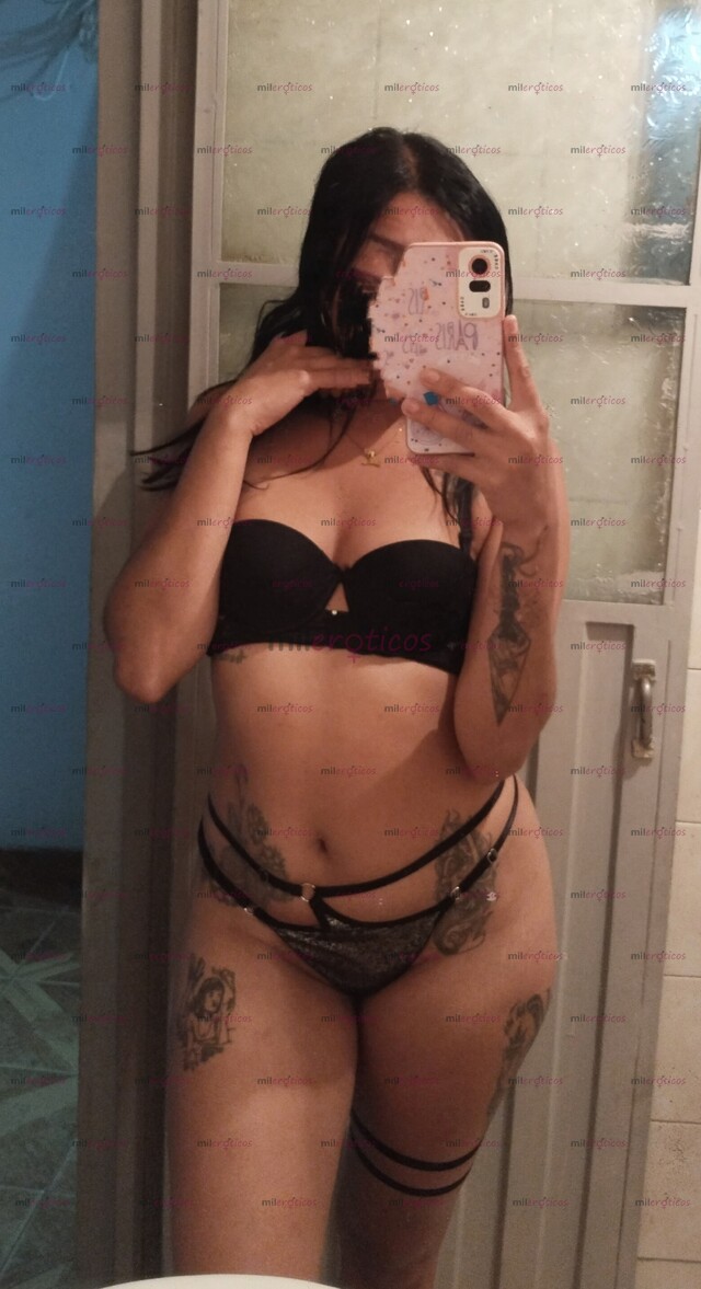 FOTOS DE FLACA COMPLACIENTE, TATUADITA Y APRETADITA