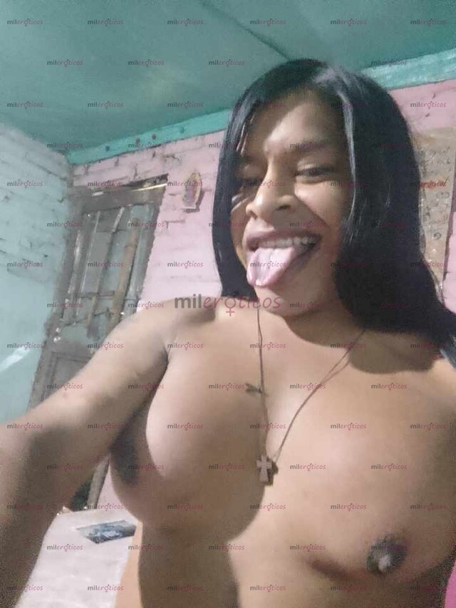 FOTOS DE MORENA ARRECHA SUPER COMPLACIENTE DISPUESTA A DARTE EL MEJOR SERVICIO