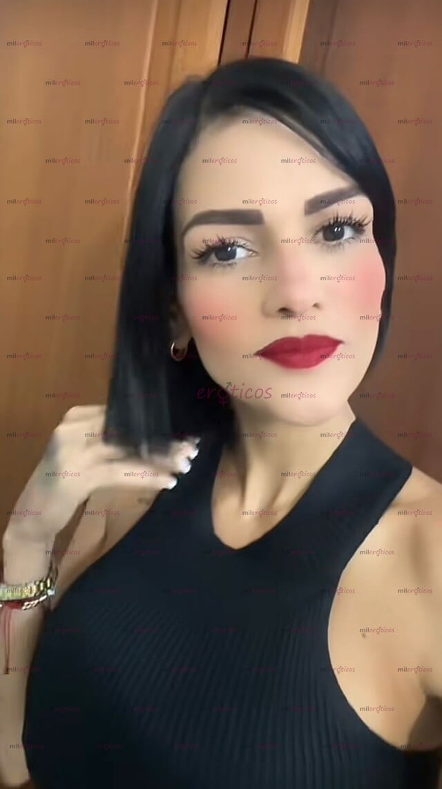 FOTOS DE SOY TODO LO QUE BUSCAS UNA HERMOSA ACTRIZ PORNO CON SENOS OPERADOS Y CARITA ANGE