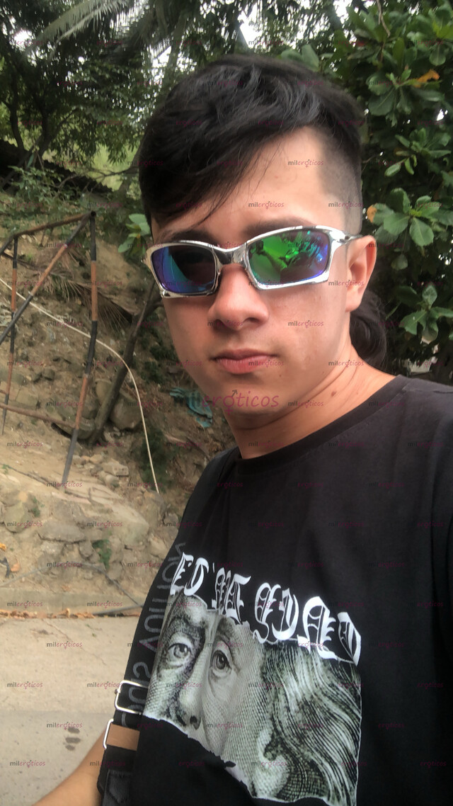 FOTOS DE CHICO SERIO MENTE ABIERTA VERSÁTIL (0 PLUMAS)