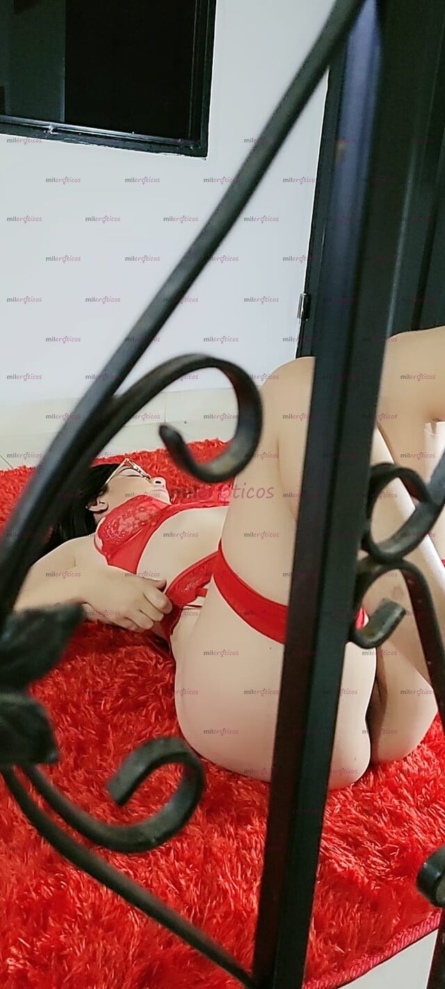 FOTOS DE BLANQUITA ROSADITA COMPLACIENTE CON BUENOS MOVIMIENTOS PÉLVICOS PARA COMPLACER