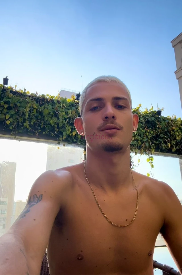 Recem chegado em sp carioca 23 anos bronzeado de praia olhos verdes cabelo castanho 1 80 de altura 67 kg leite sempre farto curto tudo sem frescura pe...