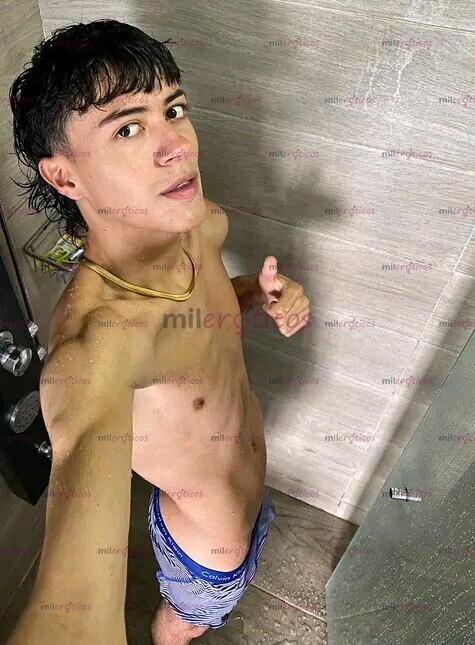 FOTOS DE CHICO JOVEN HETEROCURIOSO CON BUENA VERGA.