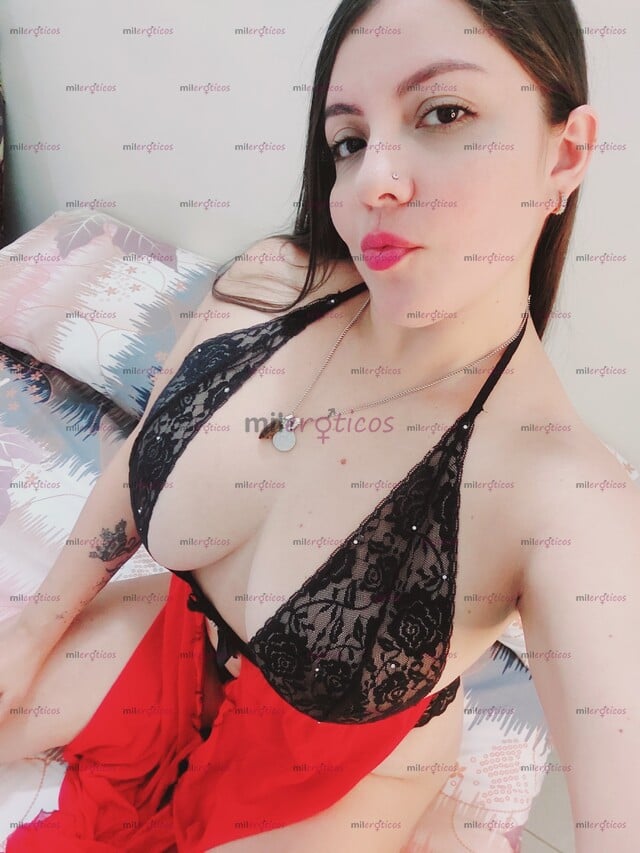 FOTOS DE HERMOSA TETONA CON SENOS GIGANTES DE INFARTO,PARA UNA RICA PAJA RUSA Y UN ORAL D