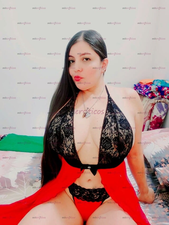 FOTOS DE HERMOSA TETONA CON SENOS GIGANTES DE INFARTO,PARA UNA RICA PAJA RUSA Y UN ORAL D