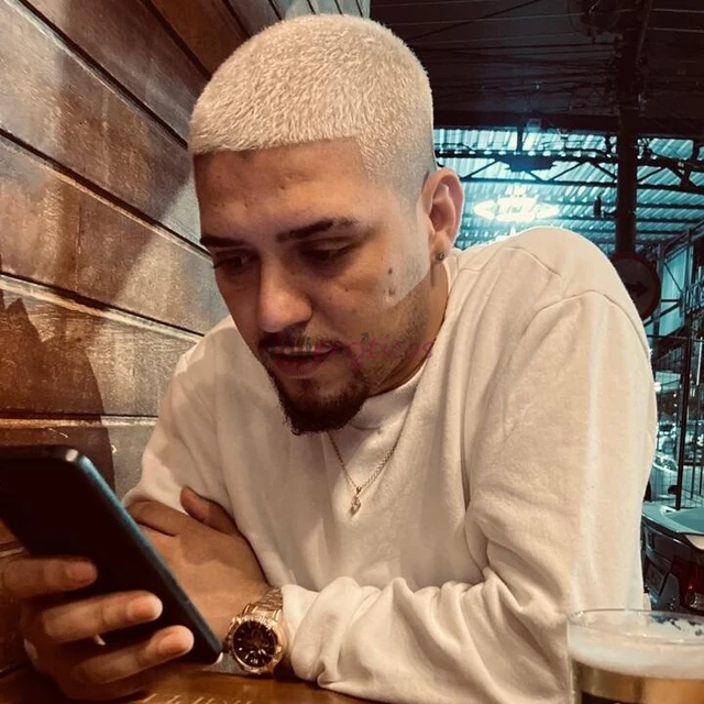 Novo na cidademedidas altura 1 73peso 74 kgpau 21 cmpes 44corpo forte tenho pelosatendo homem mulher casaisfaco massagem relaxante e massagem tantrica...