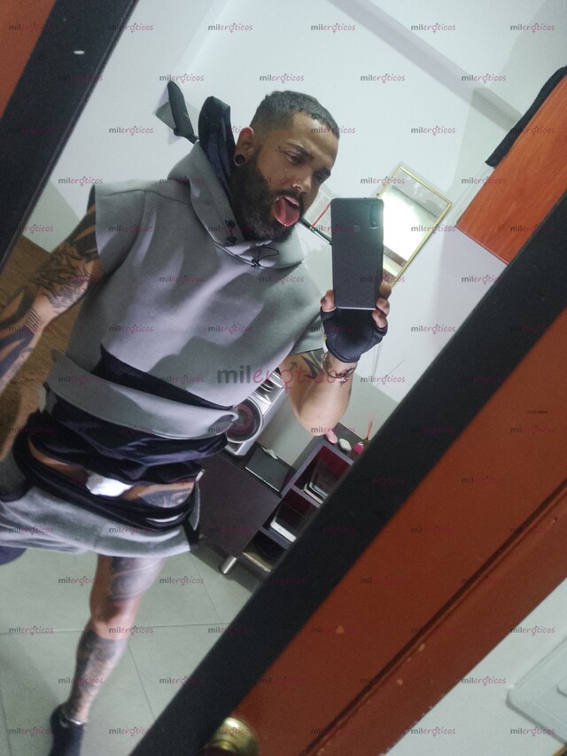 FOTOS DE ESTE MAN ES MUY MORBOSO ATRÉVETE A ESTAR CONMIGO