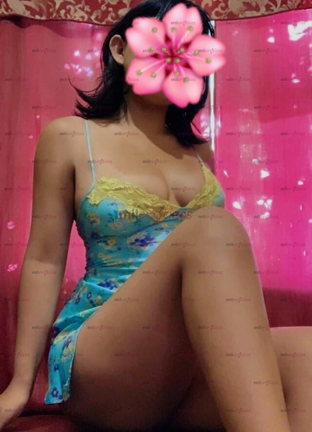 FOTOS DE YULI UNA REINITA APRETADITA Y MUY CALIENTE