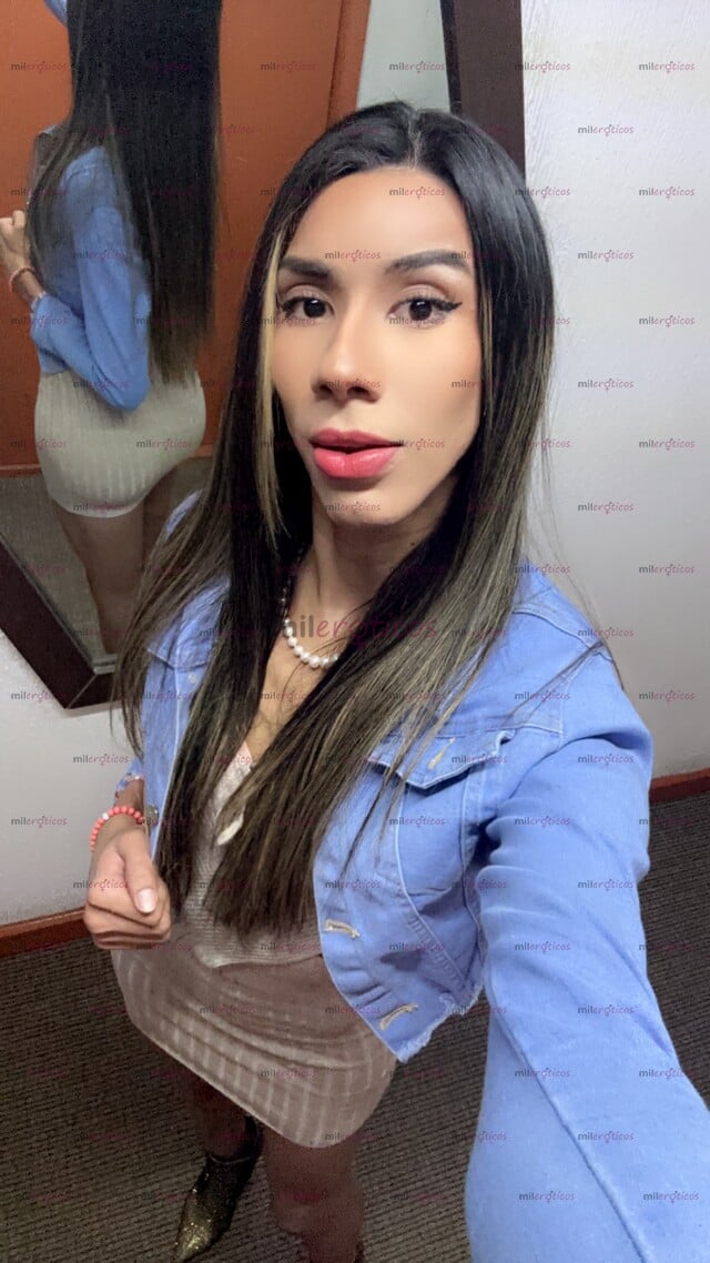 FOTOS DE FEMENINA APRETADITA MAMADORA Y DOTADA PARA SERVIRTE