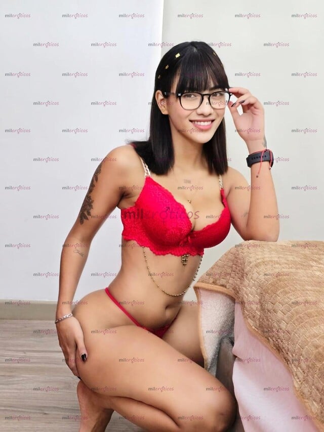 FOTOS DE UN LINDA PAISA ESTRECHITA DISFRUTAME QUE ESTARE POCOS DIAS