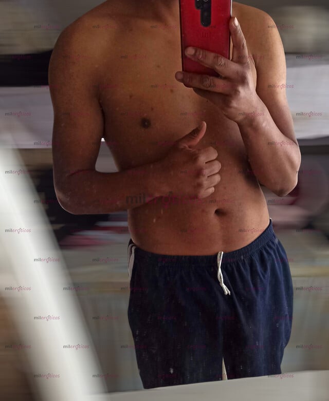 FOTOS DE UNIVERSITARIO ACTIVO DE 26 AÑOS MUY CALIENTE CON GANAS DE COGERTE