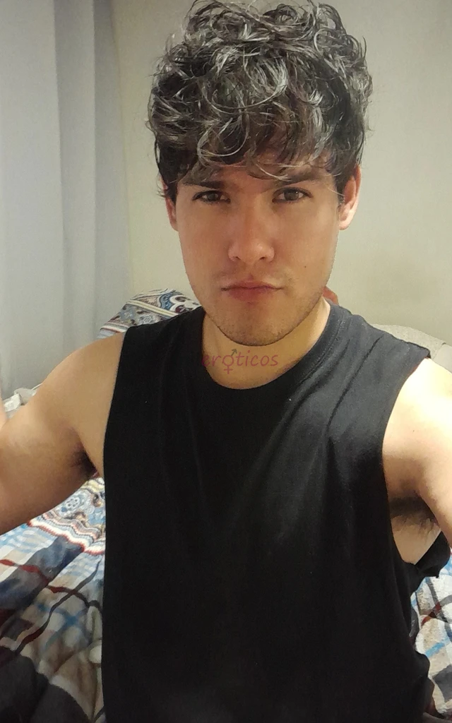 Hola soy cris un chico joven de 23 anos lindo guapo decente muy relajado vengo esta app para conocerte y complacer todos tu deseos fantasias fetiches...