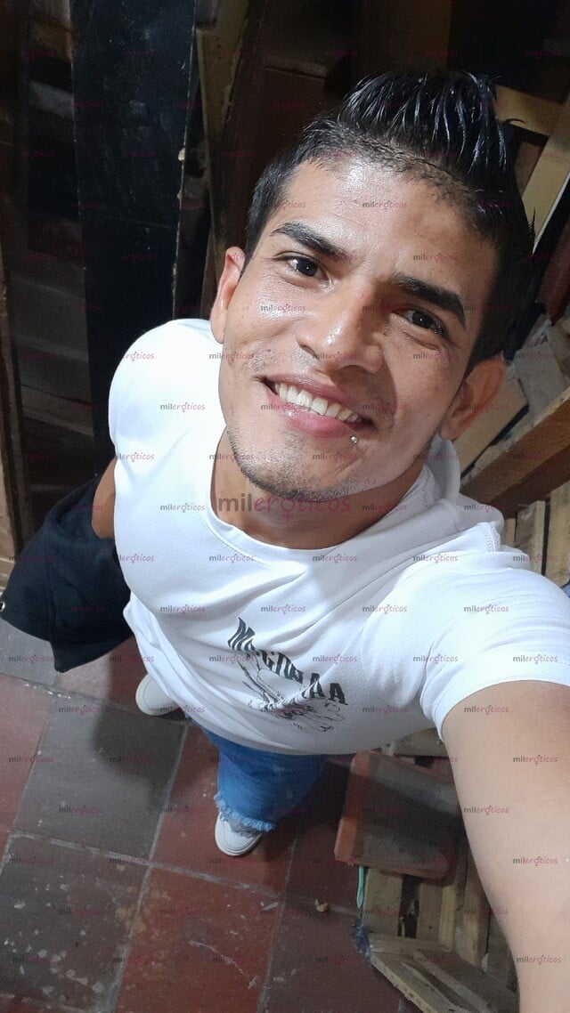 FOTOS DE QUIERO VERGA SOY PASIVO TE COMPLASCO EN TODO LO QUE TU QUIERAS ESCRIBEME