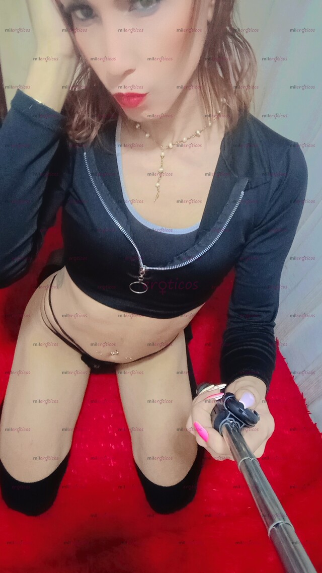 FOTOS DE FLACA DOTADA CON GANAS DE COMPLACERTE EN TRÍOS ORGÍAS Y MUCHAS COSAS