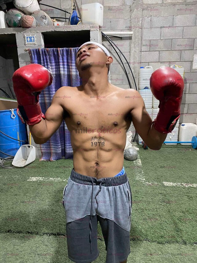 FOTOS DE ¿QUIERES UN CHACAL Q T MUEVA TODO?YO SOY EL INDICADO MI AMOR.