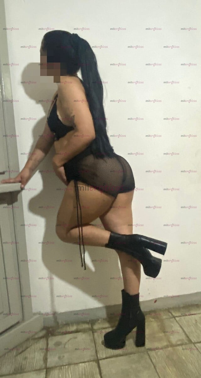 FOTOS DE SOY ZAFIRO CON UN LINDO TRASERO Y PANOCHITA APRETADITA