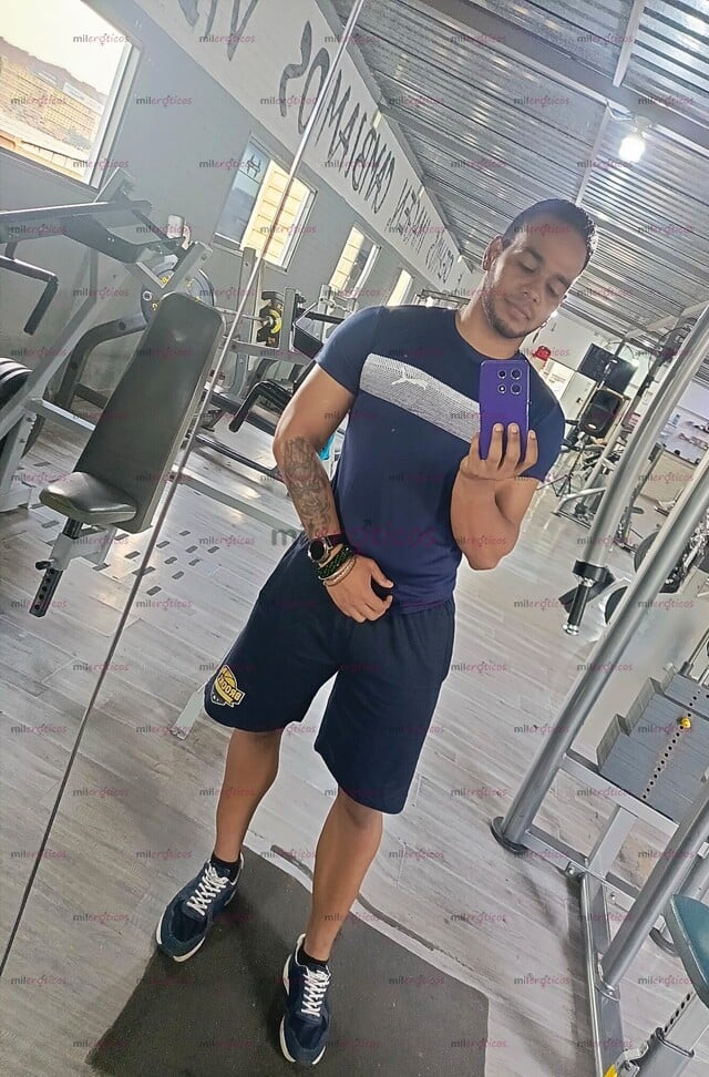 FOTOS DE CON SITIO, CULON VARON ALTO , BUEN CULO Y PIERNAS BUENA MONDA GRUESA,CHUPADOR