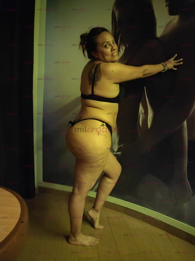 FOTOS DE ACRIS PONO EN BUSCA DE UNA BUENA POLLO GRANDE