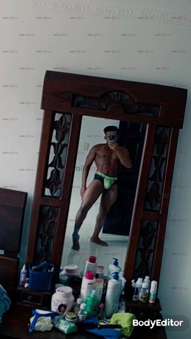 FOTOS DE MORENO DOTADO CON UNA VERGA GRANDE Y LLENA DE LECHE